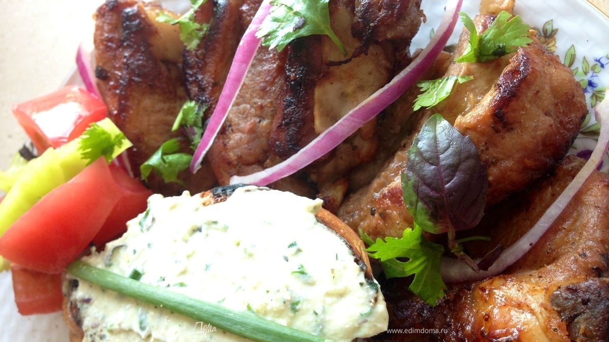 Свиные ребрышки в красном вине