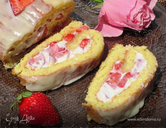 Клубничный рулет   с нежным сливочно-творожным кремом