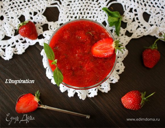 Волшебный дуэт: Мятная панна котта и клубничный конфитюр с базиликом