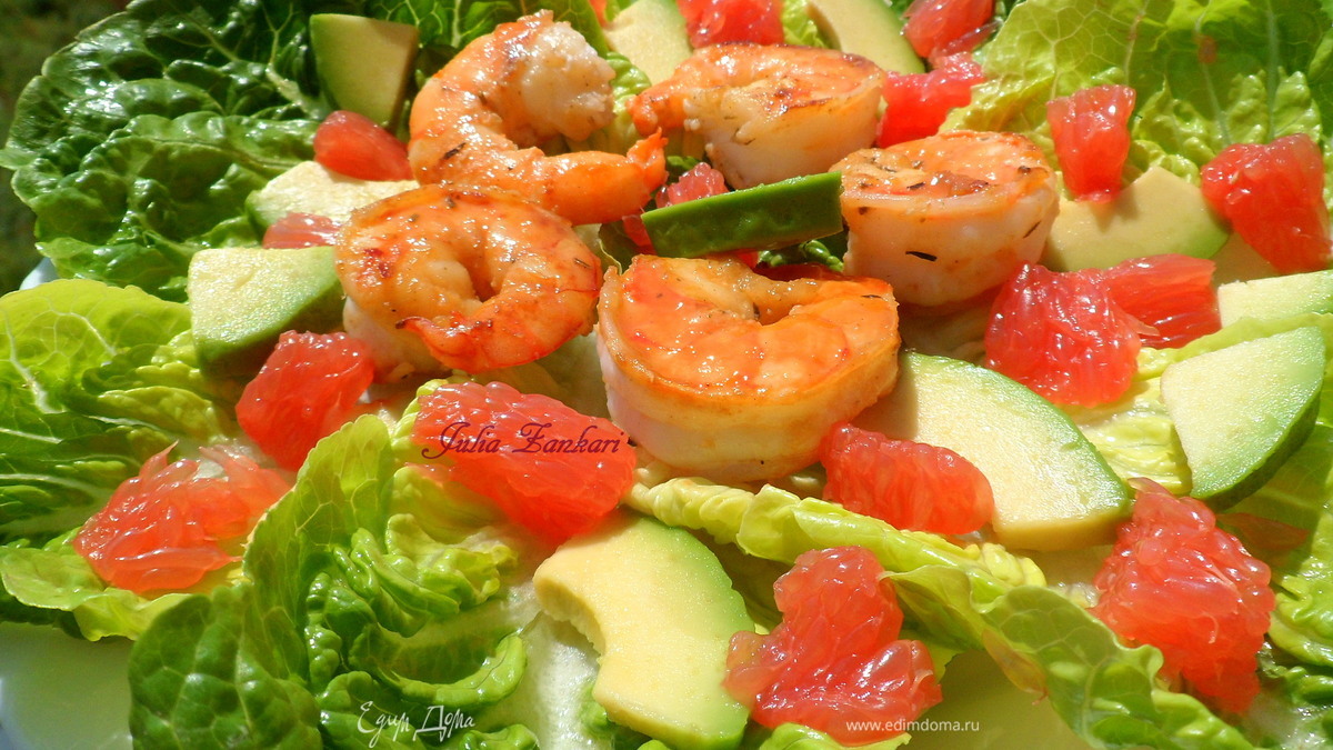 Салат с карамелизированными креветками
