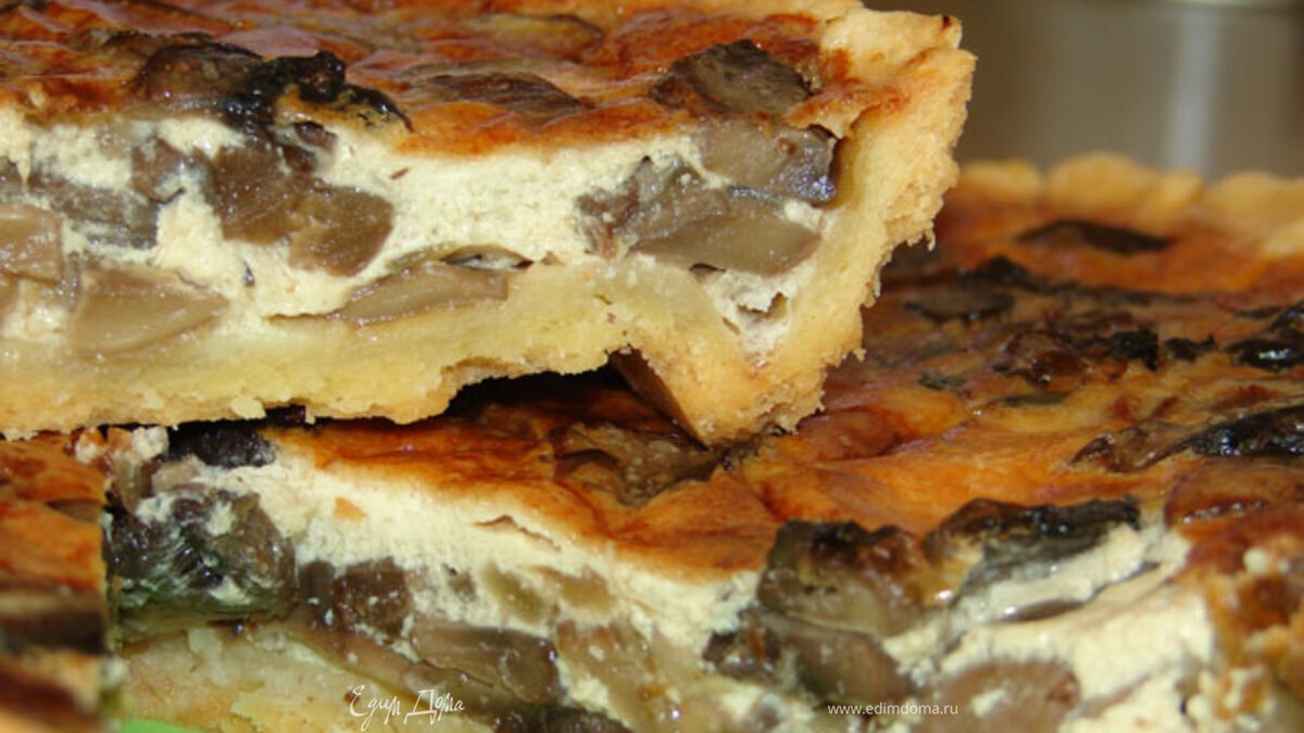 Открытый пирог с шампиньонами