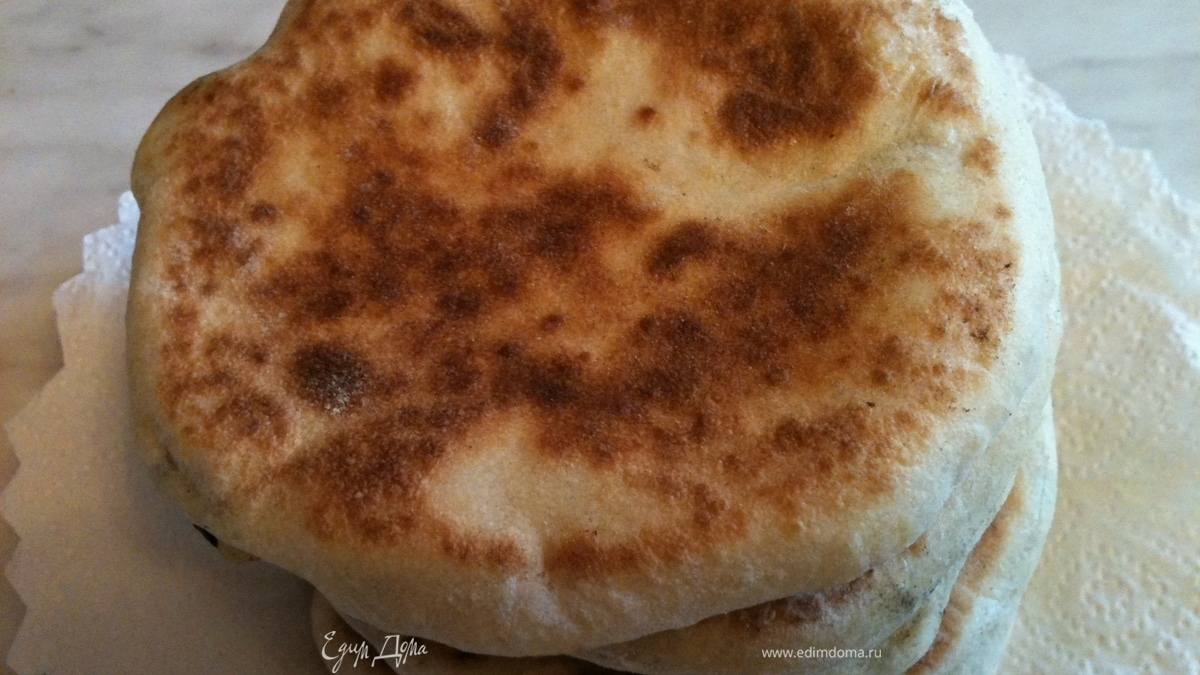 Лепешки с творожно-сырной начинкой