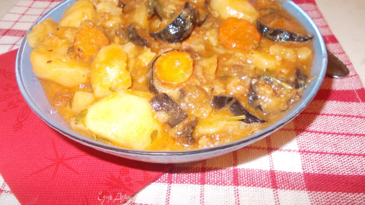 Густой суп с баклажанами и картофелем