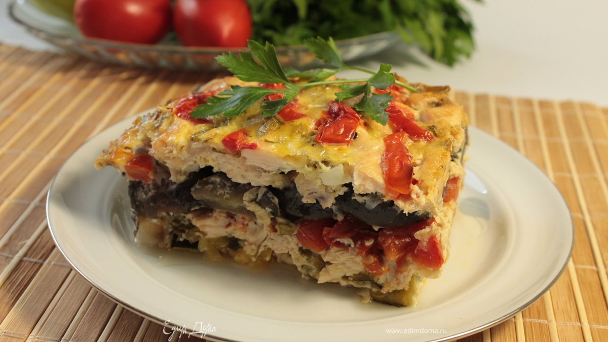 Куриное филе, запеченное с овощами