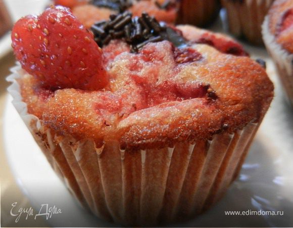 Маффины с ягодами и орехами