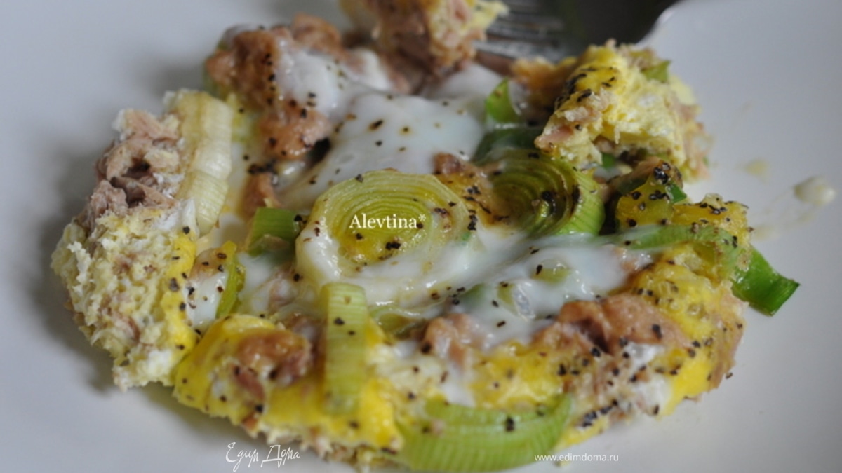 Фриттата с тунцом и луком-пореем