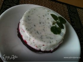 Легкий десерт - смородиново-йогуртовое желе