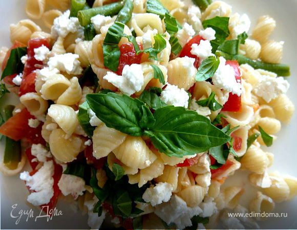 Паста с помидорами и зеленой фасолью Паста с помидорами и зеленой фасолью