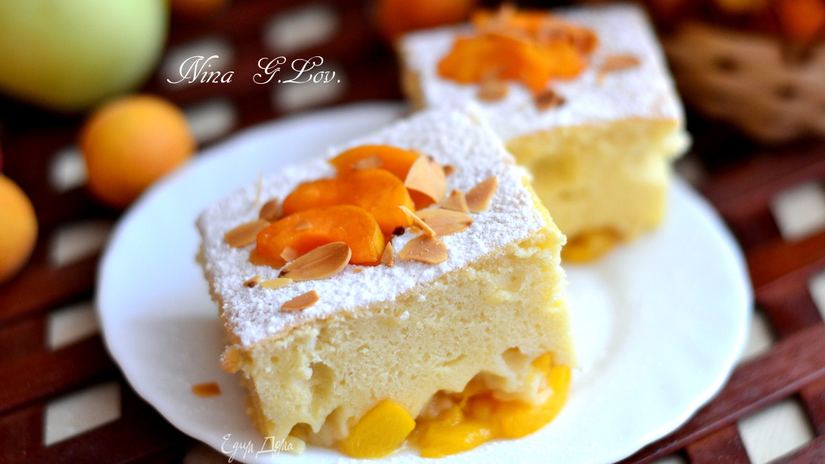 Пирог с персиками