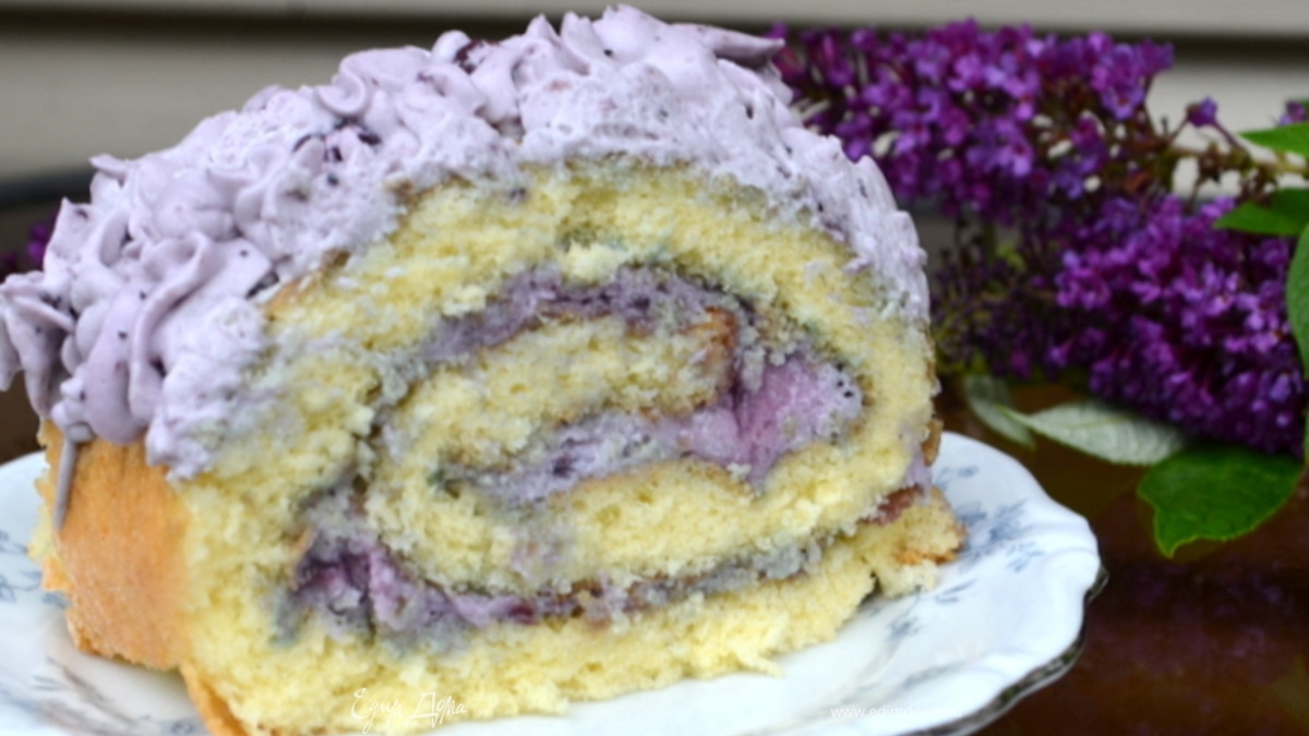 Рулет с голубикой