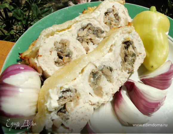 Запеканка из куриных рулетиков с грибами под сливочной заливкой Запеканка из куриных рулетиков с грибами под сливочной заливкой