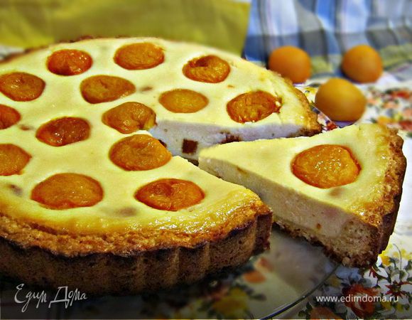 Творожный пирог с абрикосами "Глазунья"