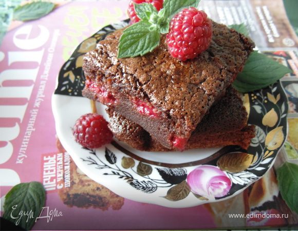 Брауни с темным пивом и малиной Брауни с темным пивом и малиной