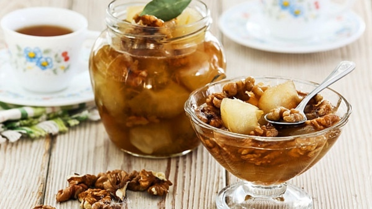 Варенье из яблок с грецкими орехами в мультиварке