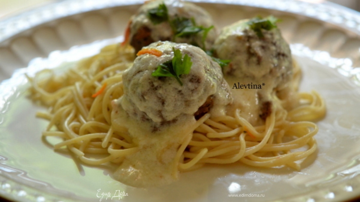 Мясные шарики с белым соусом из хрена
