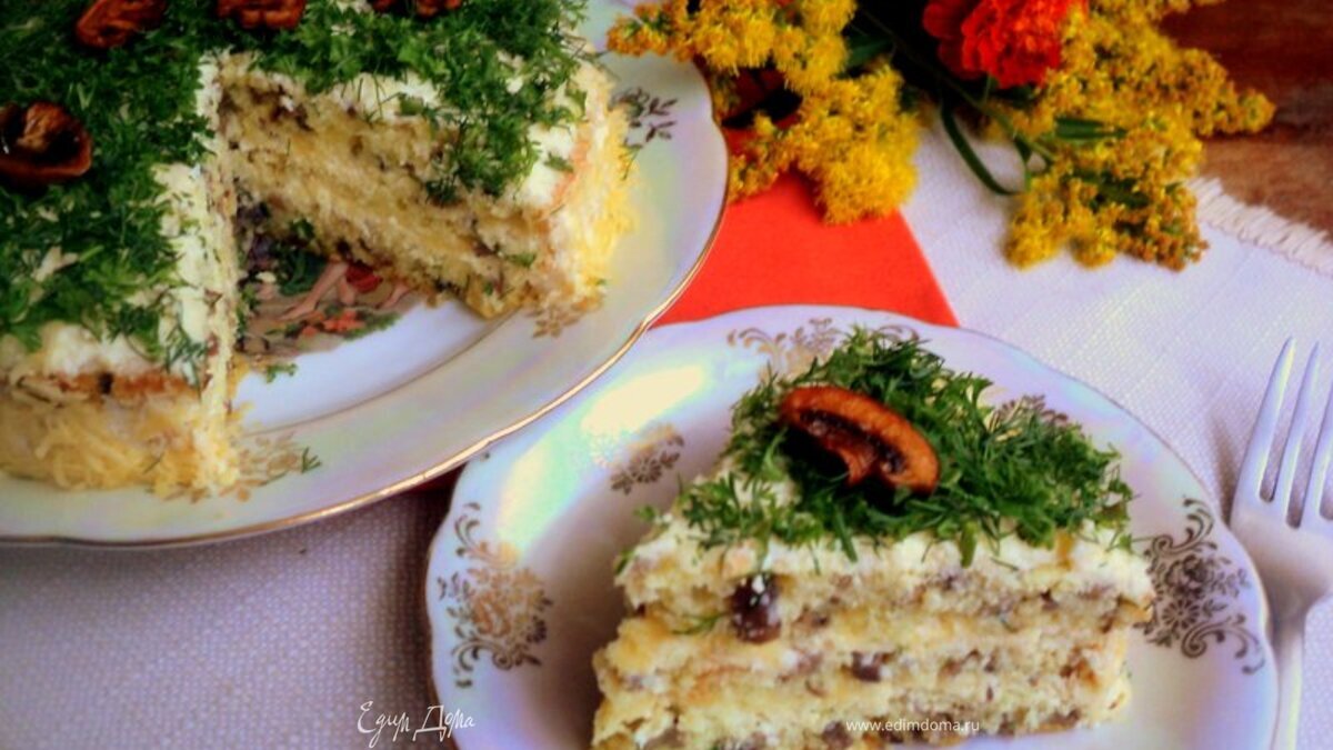 Грибной бисквитный торт