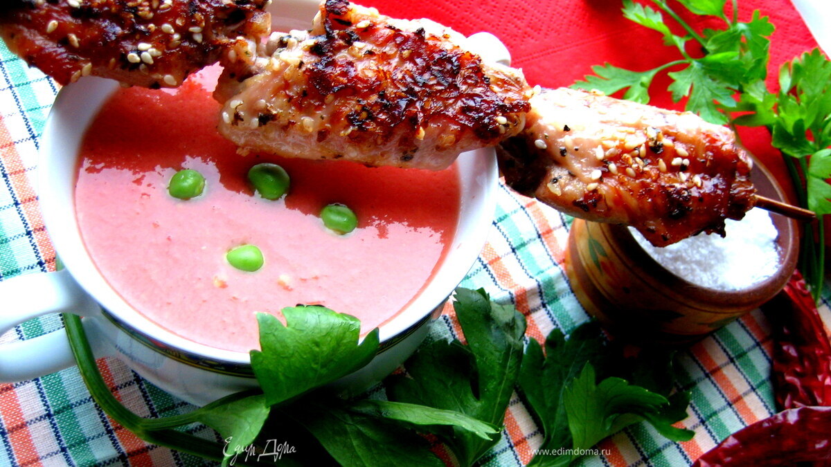 Шашлычки из крылышек и томатный соус