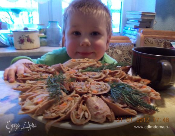 Рулетики из печеночных блинчиков с грибами Рулетики из печеночных блинчиков с грибами