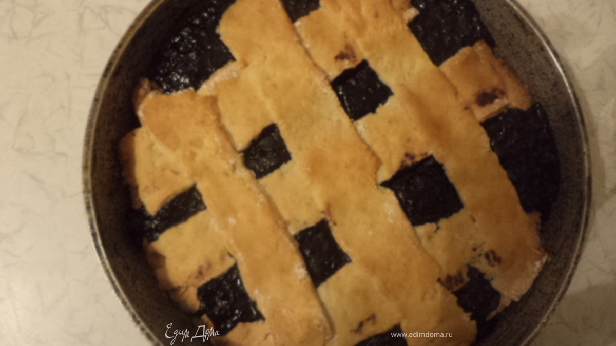 Пирог с черничной начинкой