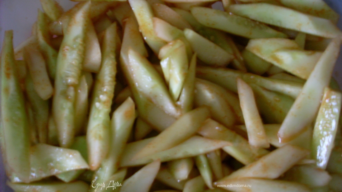 Салат из переросших огурцов по-корейски