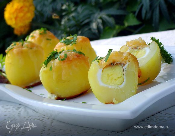 Запеченный картофель "Сюрприз" Запеченный картофель "Сюрприз"