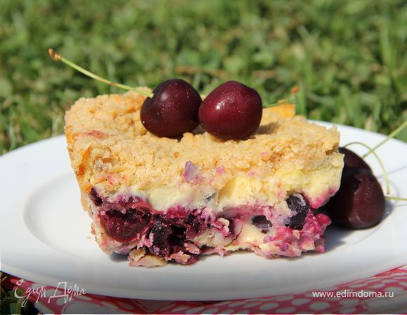 Клафути с фруктами и корочкой из коричневого сахара Клафути с фруктами и корочкой из коричневого сахара