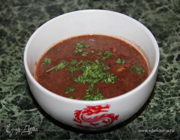 Фасолевая похлебка с грудинкой и чили Фасолевая похлебка с грудинкой и чили