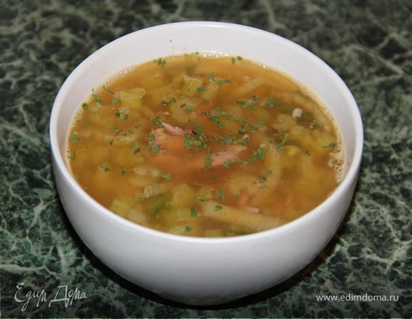 Гороховый суп с сельдереем и тмином