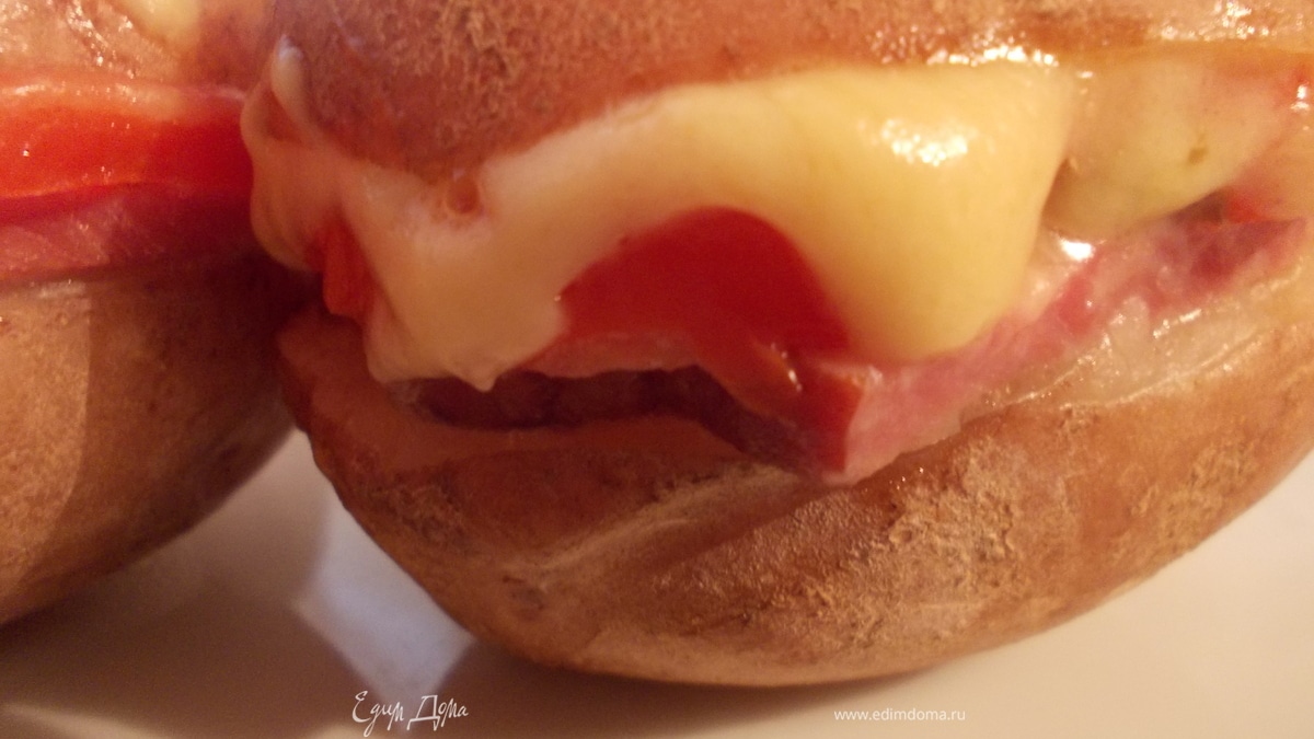 Закусочный горячий бутерброд из картофеля