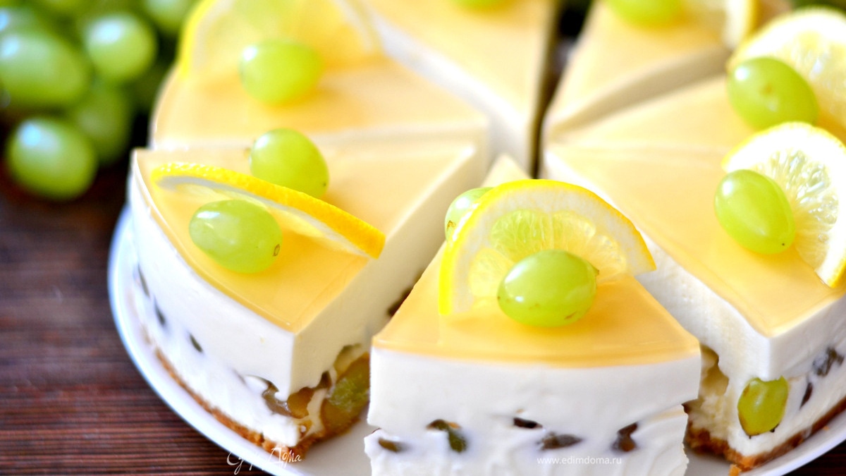 Чизкейк с белым вином и виноградом
