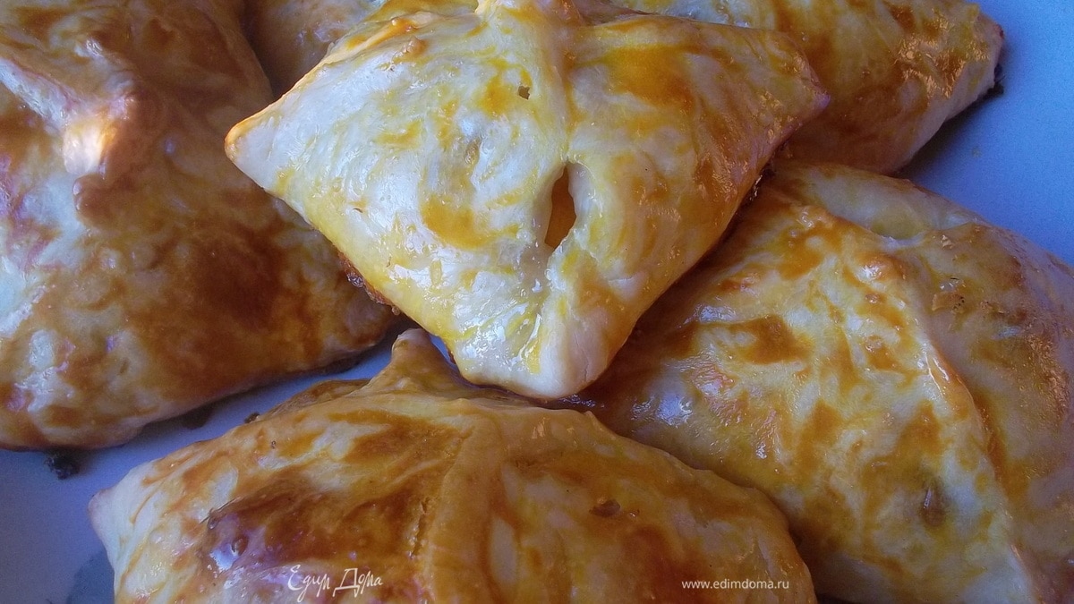 Слоеные конвертики с персиком