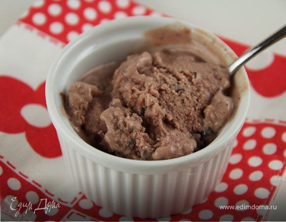 Мороженое с малиной и шоколадом Мороженое с малиной и шоколадом