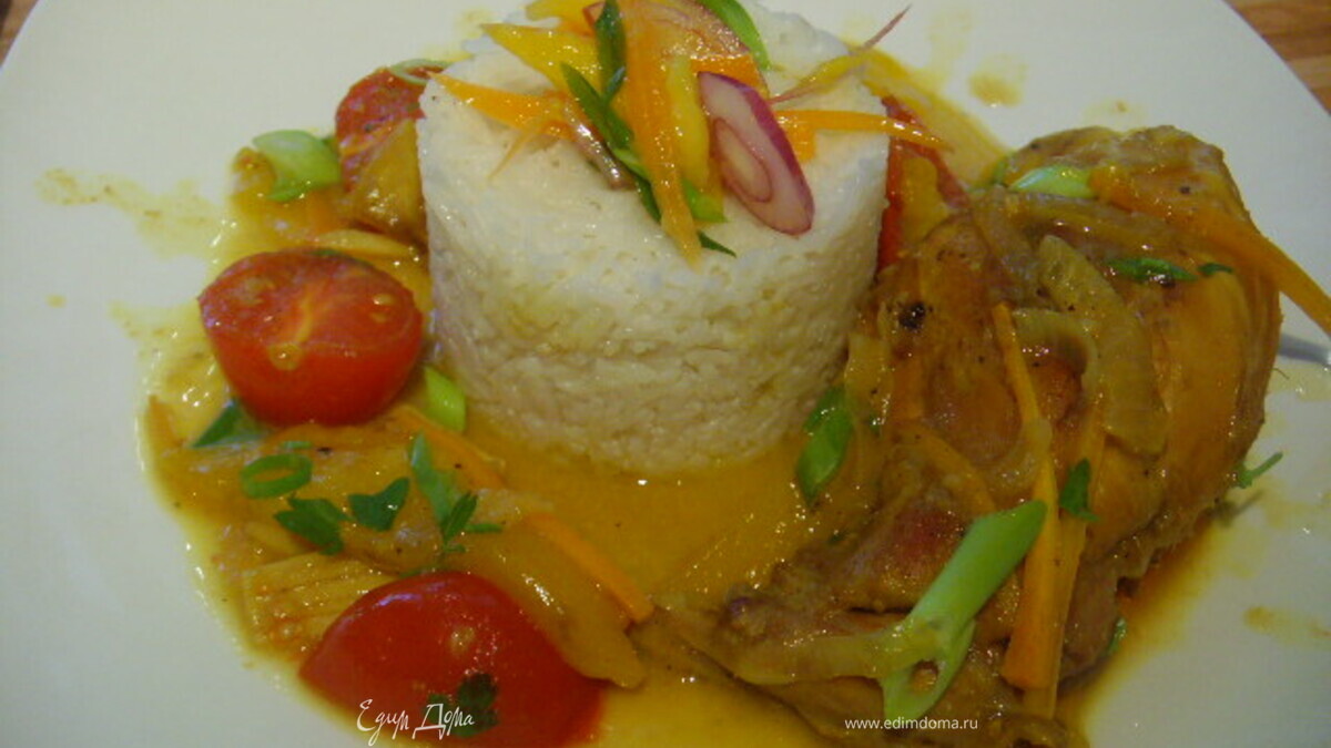 Кролик, тушеный в кокосовом молоке с салатом из манго