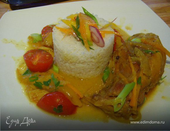 Кролик, тушеный в кокосовом молоке с салатом из манго