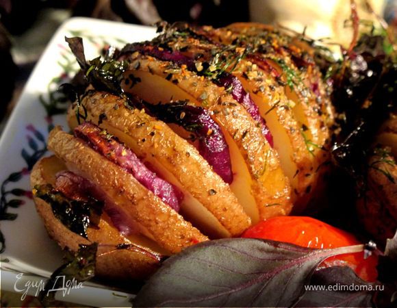 Молодой картофель, запеченный с травами