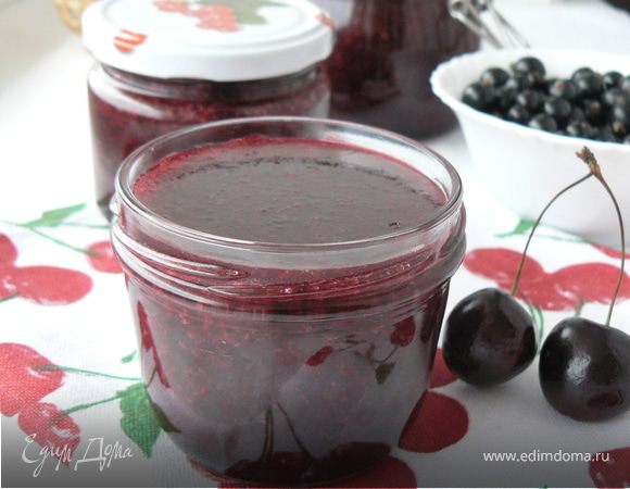 джем из черной смородины с вишней и яблоком