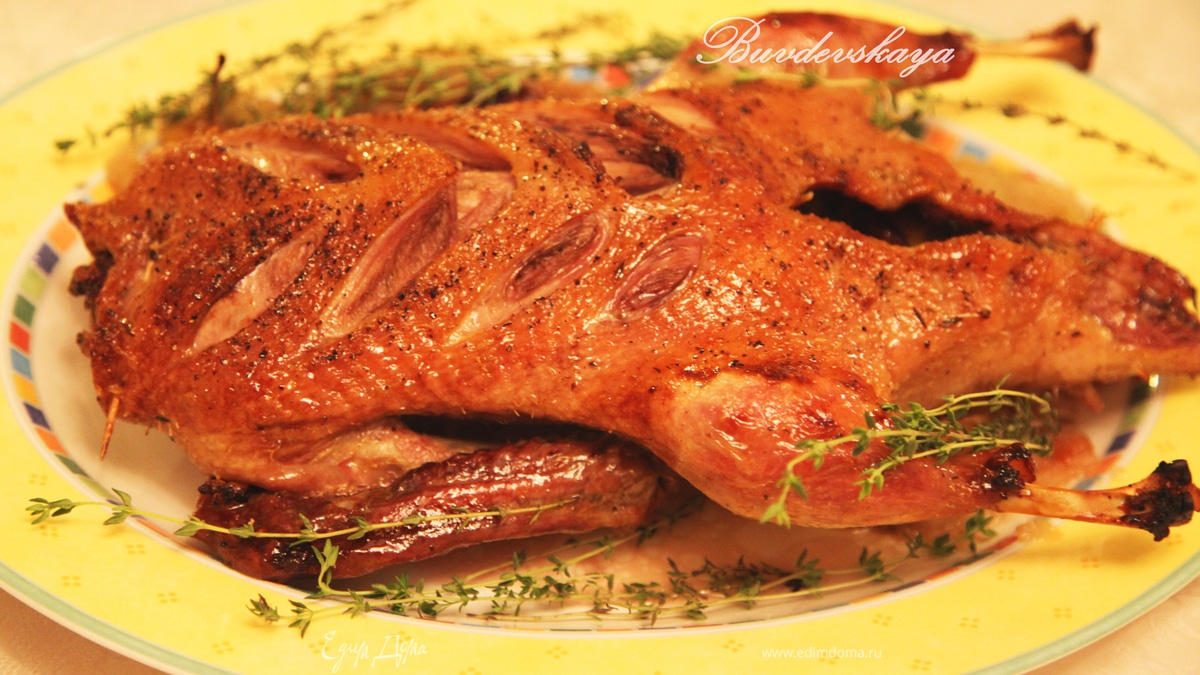 Утка со сливами и тимьяном