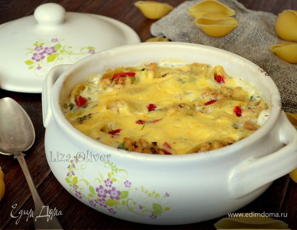 Конкильони с курицей и сладким перцем, запеченные в соусе бешамель Конкильони с курицей и сладким перцем, запеченные в соусе бешамель