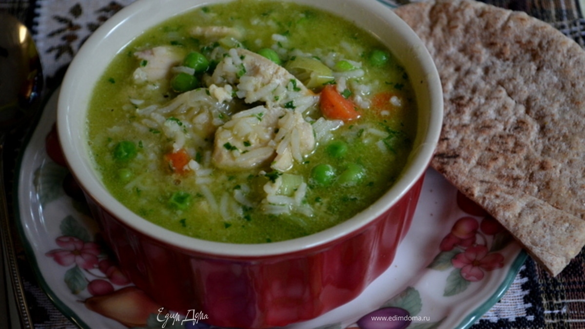 Суп куриный с зеленым горошком 