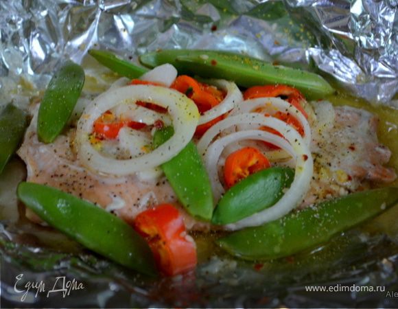 Семга с овощами в фольге