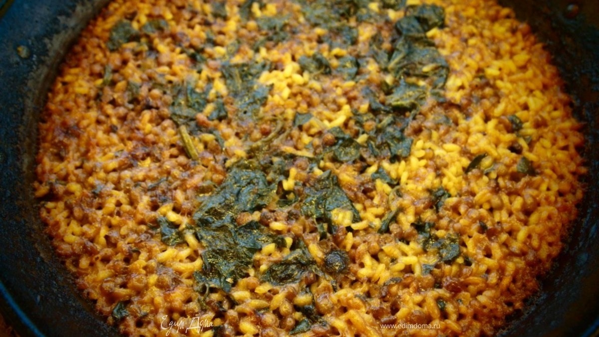 Паэлья со шпинатом и чечевицей по-аликантски