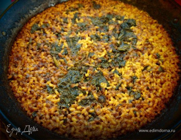 Паэлья со шпинатом и чечевицей по-аликантски