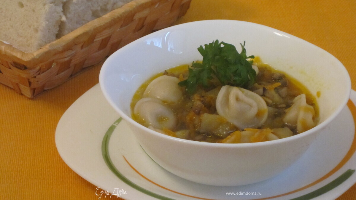 Суп грибной с пельменями