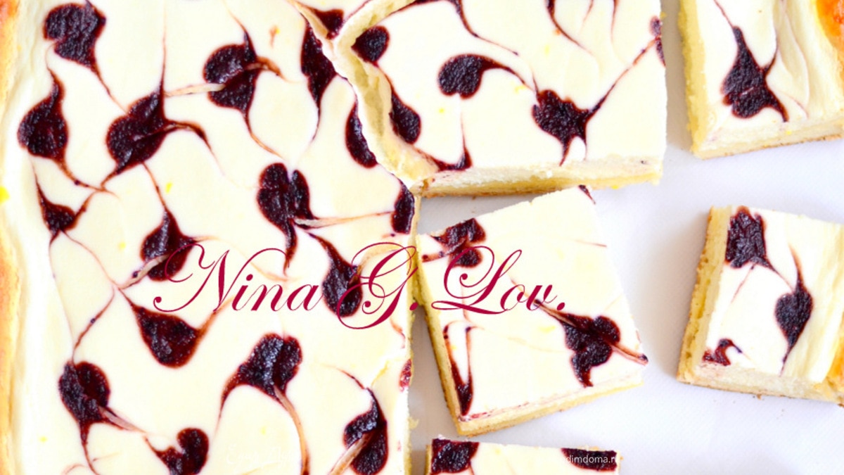 Пирог с творожным кремом и со сливово-черничным муссом