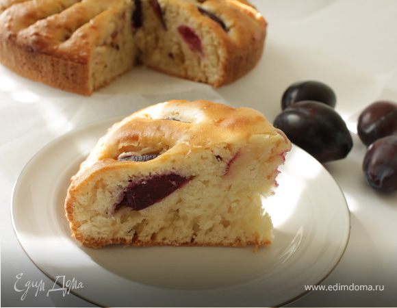 Пирог со сливами и белым шоколадом Пирог со сливами и белым шоколадом