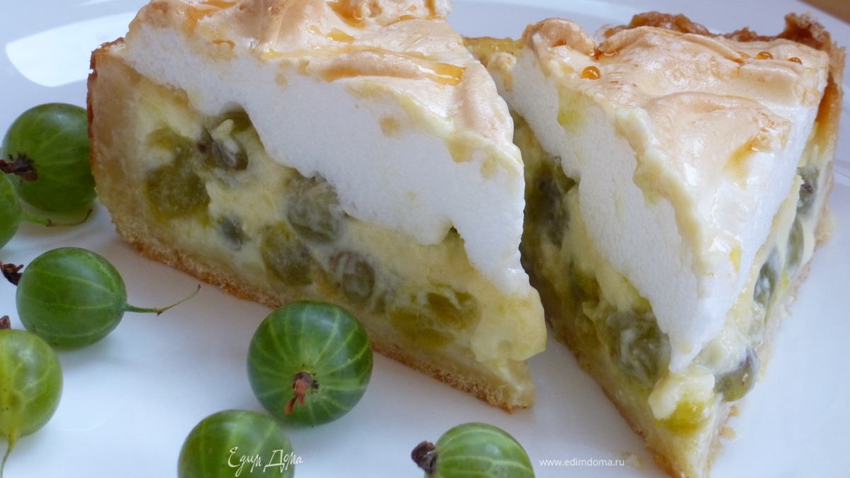 Пирог с крыжовником под шапочкой безе