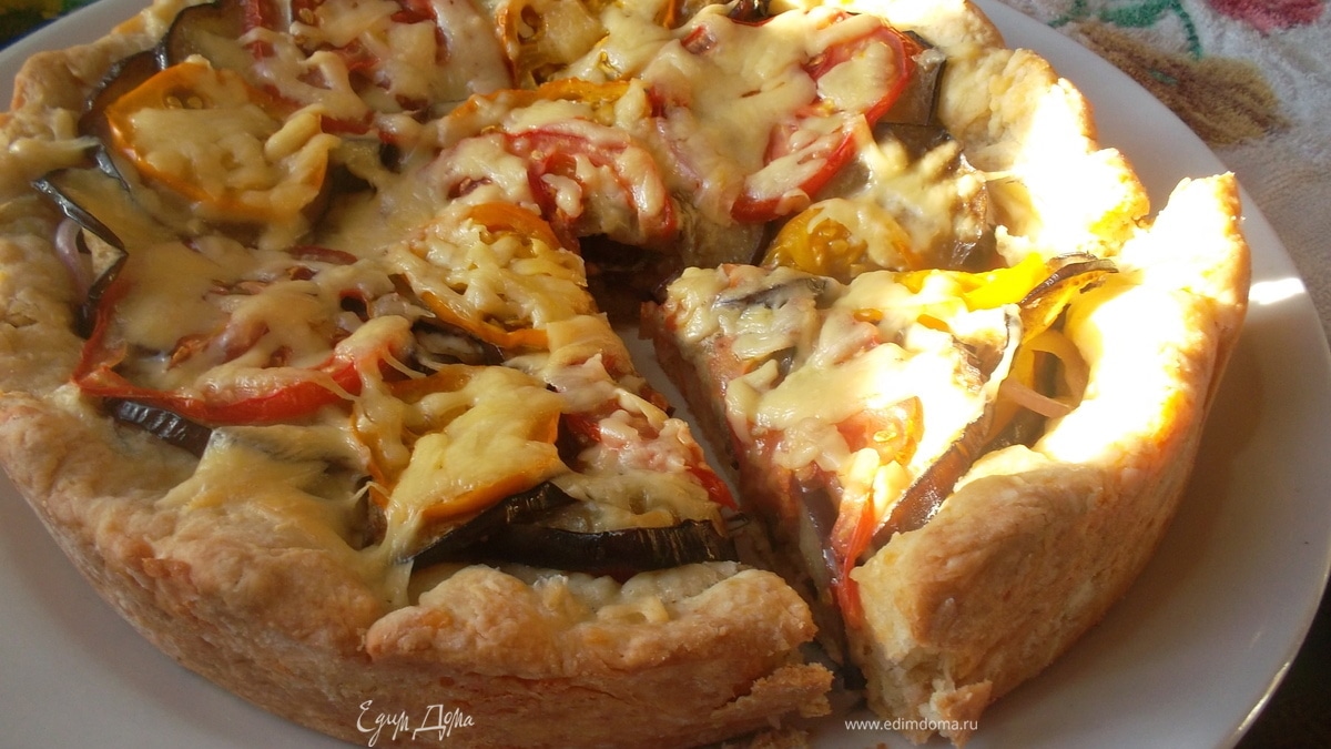 Овощной пирог на сырном тесте