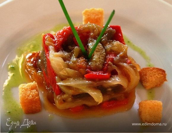 Слоеный салат из запеченных овощей "Поцелуй осени" Слоеный салат из запеченных овощей "Поцелуй осени"