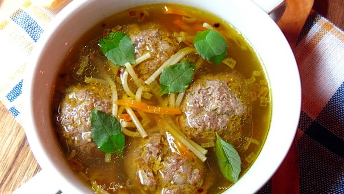 Вермишелевый суп с гречневыми фрикадельками