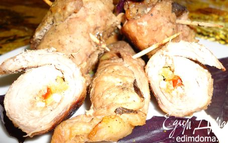 Рецепт Свиные рулетики со сладким перцем под базиликом